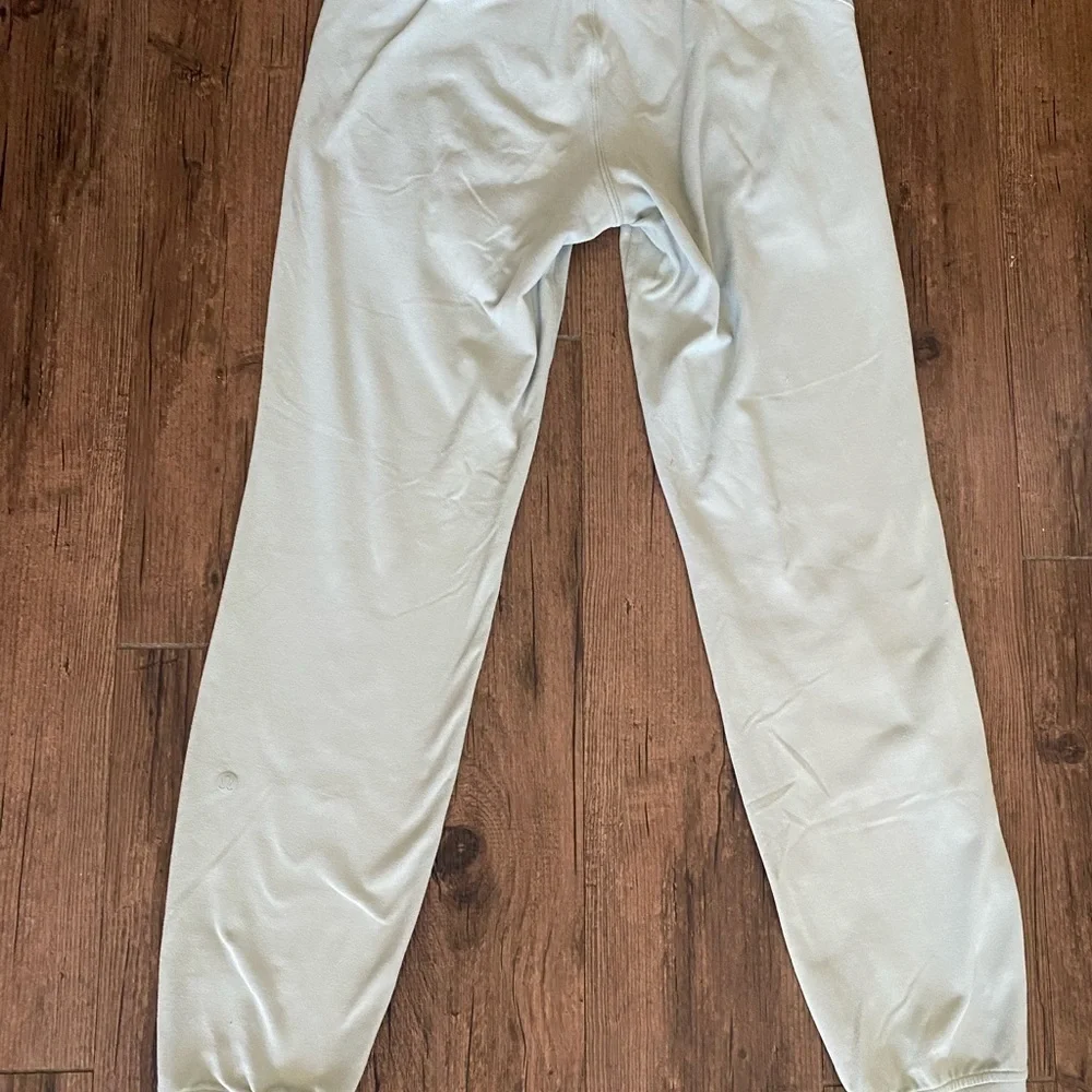 LULULEMON  green woman Jogger Pants Size 2 no tags